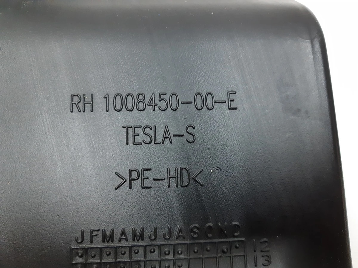 16 Воздуховод салона нижний правый Tesla model S, model S REST 1008450-00-I