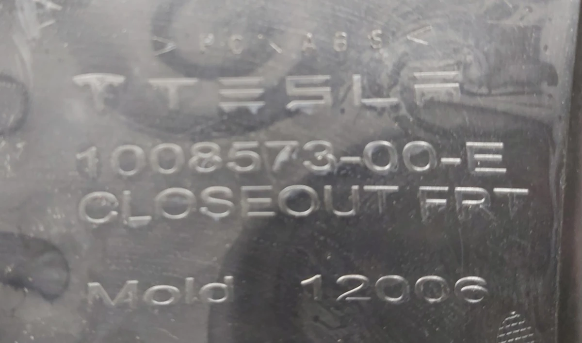 20 ASY, CONSOLE FRONT PANEL Tesla model S 1008573-00-E