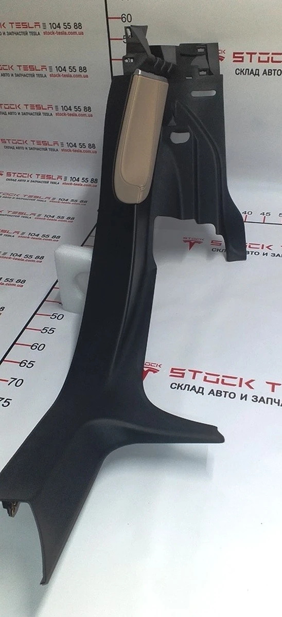17 C-pillar trim lower right PVC TAN Tesla model S 1008334-10-H