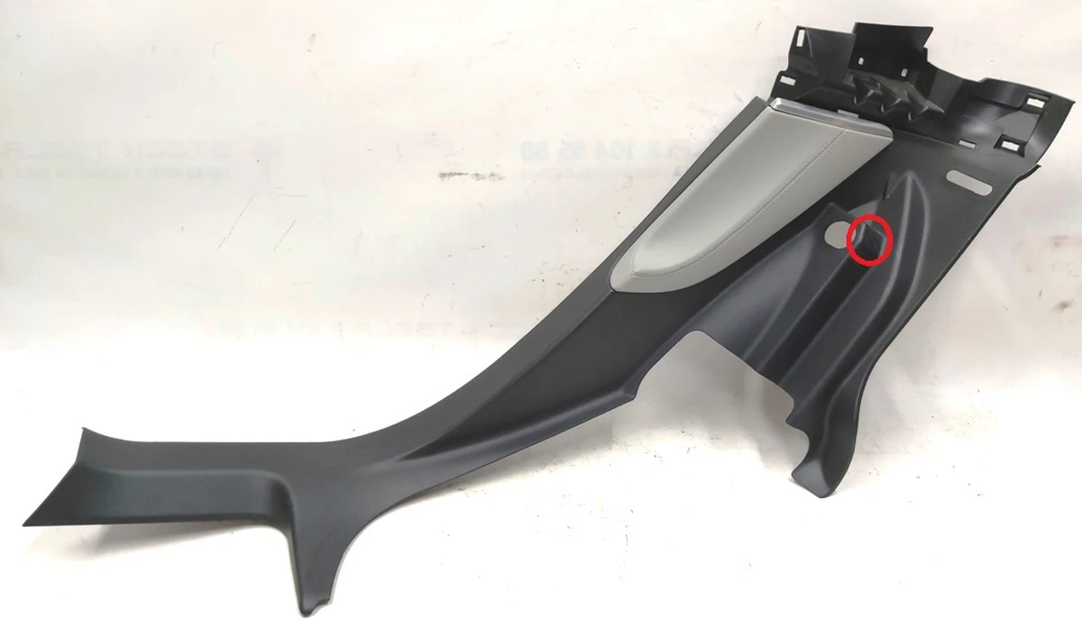 17 Облицовка стойки C нижняя правая PVC GREY с повреждением Tesla model S 1008334-09-H