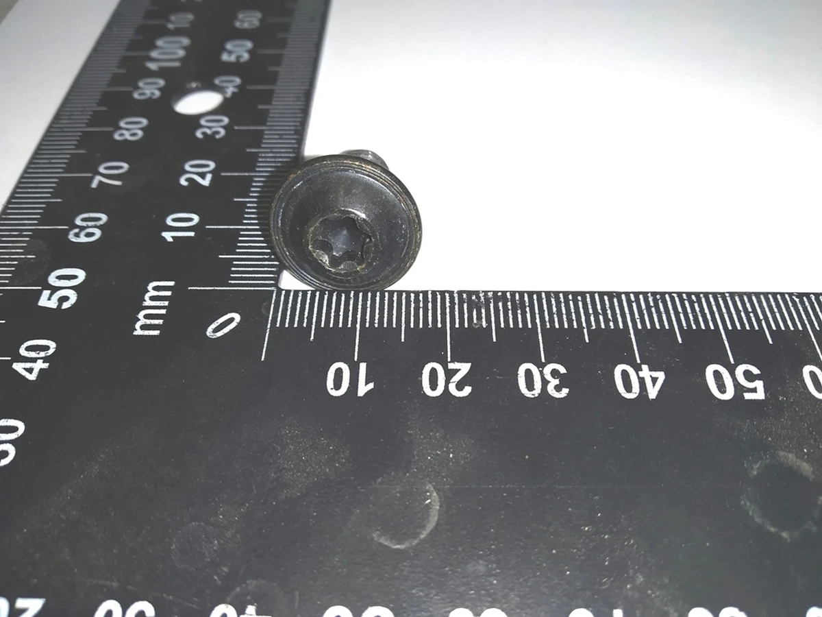 2 Болт PF, M8x16, STL[98] ZNNI BLK Tesla all models 1008833-01-A