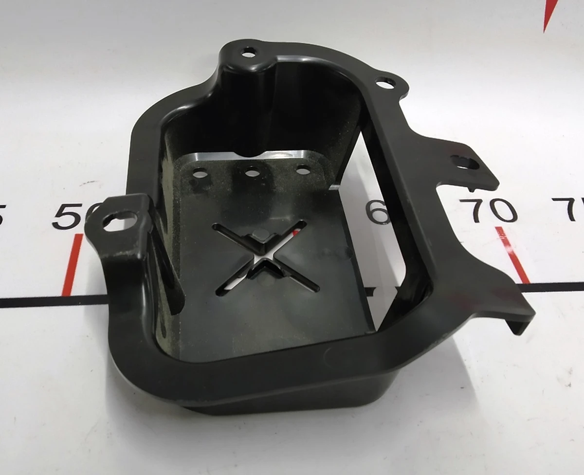 3 Кронштейн кріплення блоку керування ECU PARK ASSIST Tesla model S 1008903-00-B