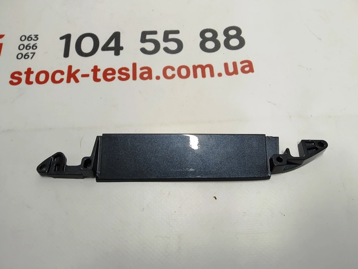 11 Пластина наружной ручки двери передней/задней левая PMNG Tesla model S, model S REST 1008982-00-D
