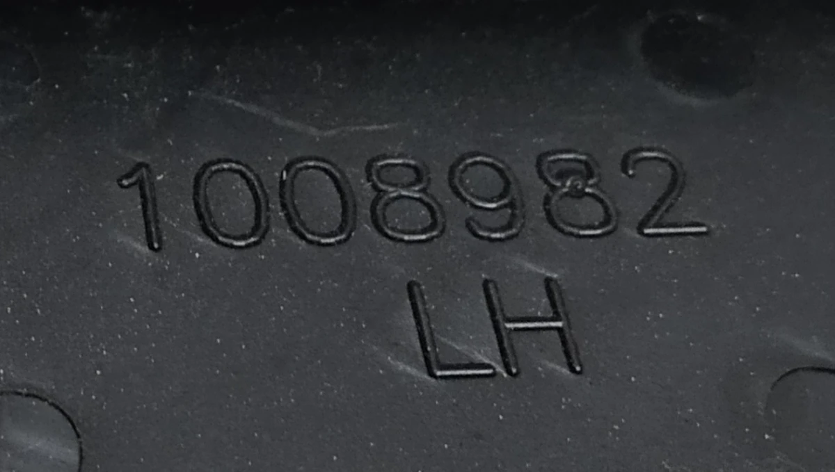 11 Пластина зовнішньої ручки дверей передньої/задньої ліва PMTG Tesla model S, model S REST 1008982-00-D