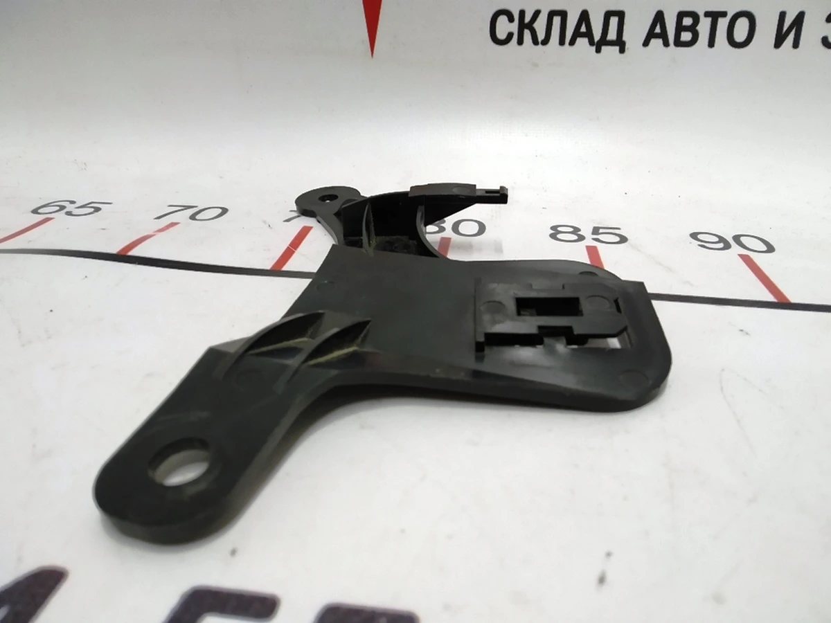 2 Кронштейн кріплення електропроводки передньої лівої підкапотної 1009096-04-H Tesla model S 1009096-04-Z