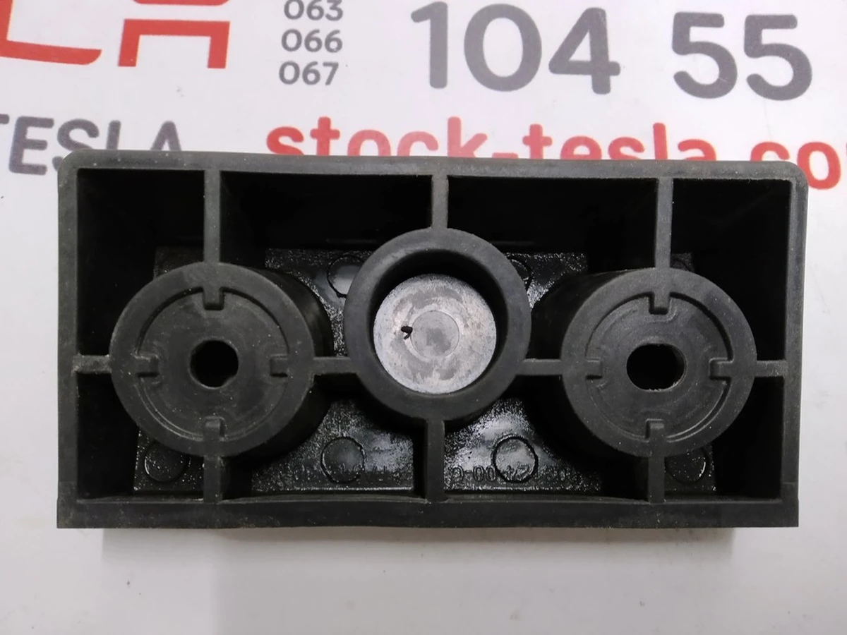 10 П'ята кузовна під домкрат Tesla model S, model S REST 1009124-00-C