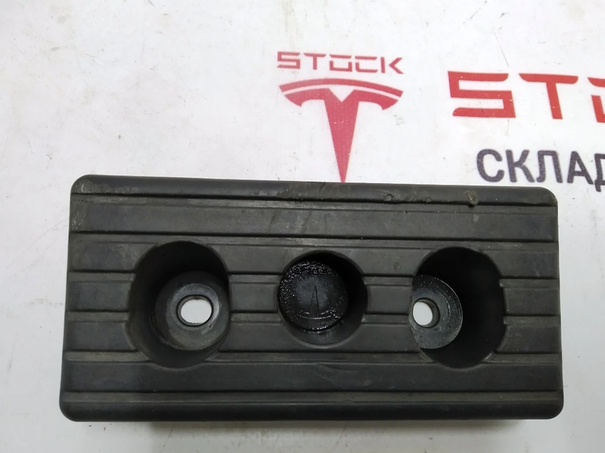 10 Пятка кузовная под домкрат Tesla model S, model S REST 1009124-00-C