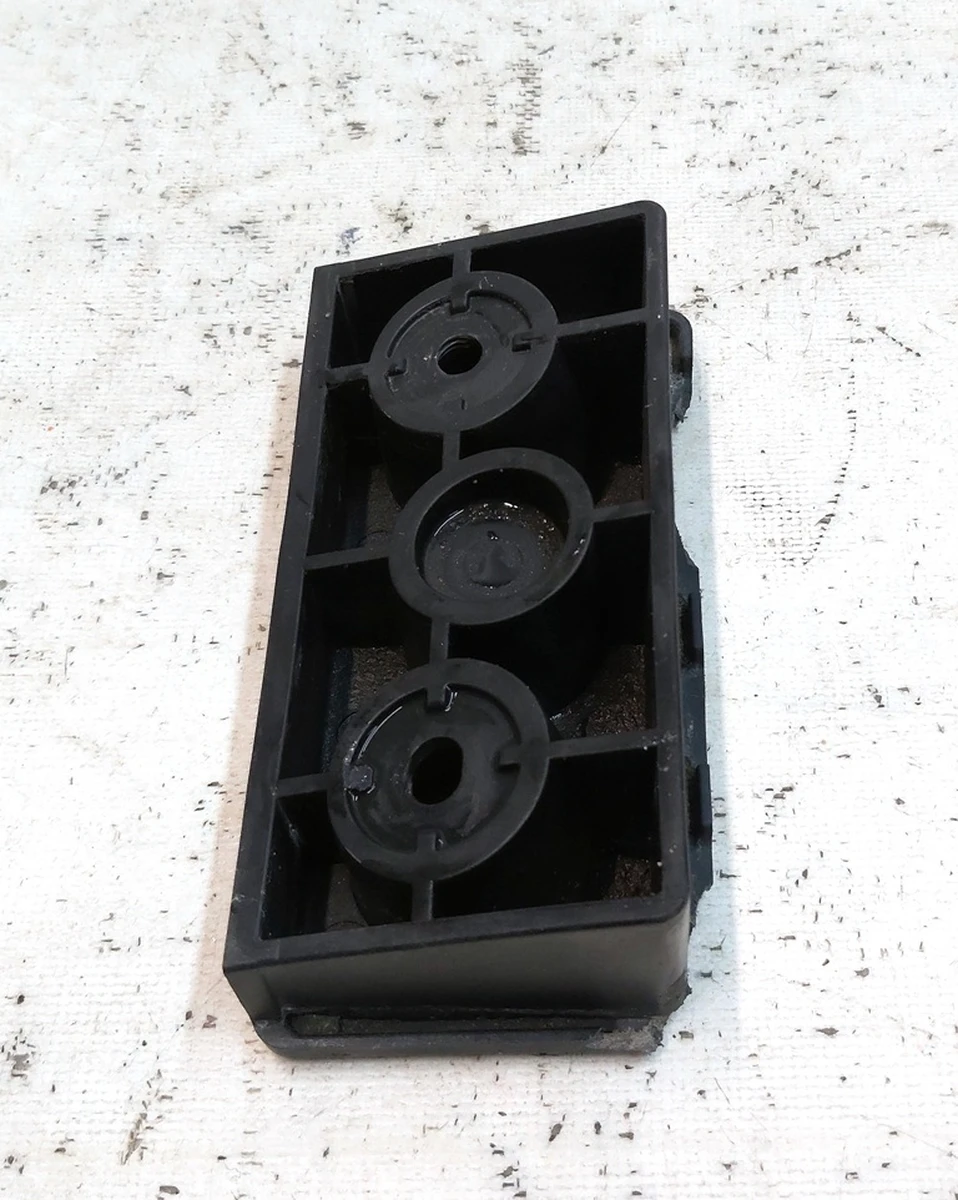 10 Пятка кузовная под домкрат с повреждением Tesla model S, model S REST 1009124-00-C