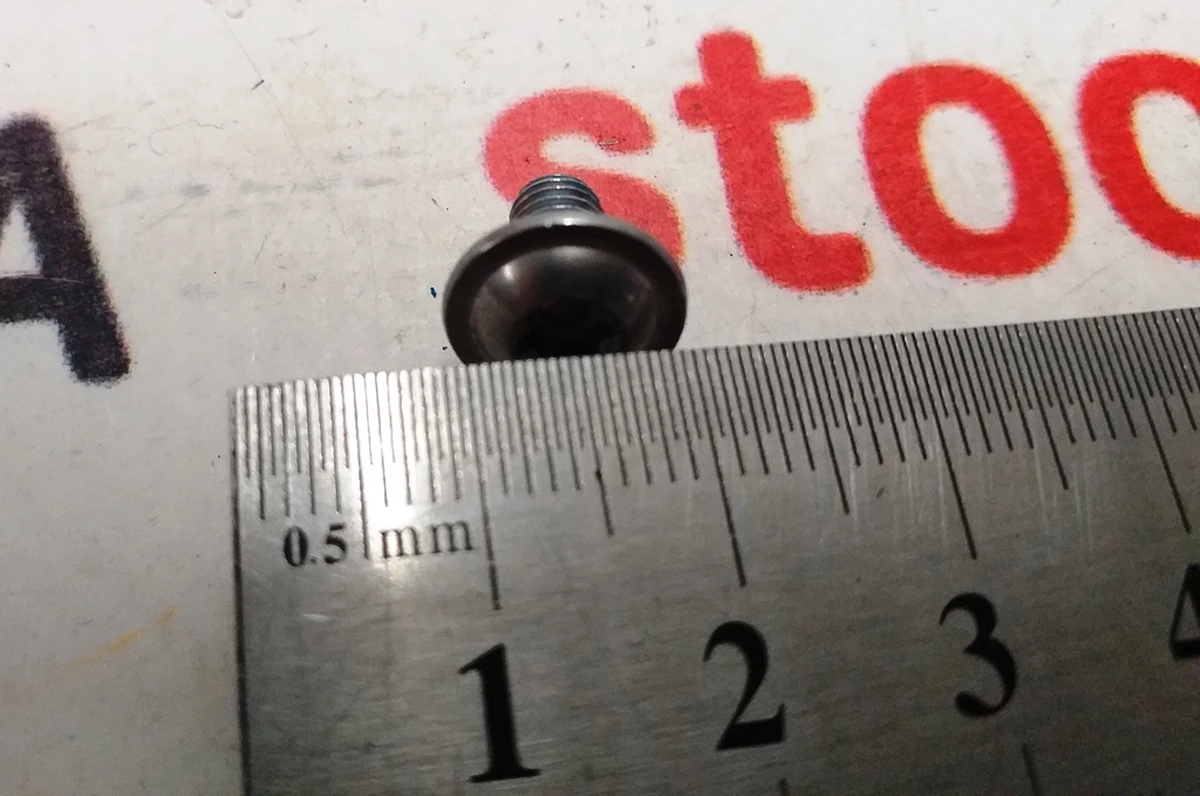 2 Болт TRX M5-0.80x8[8.8]ZnAl BN20367 Tesla model X 1009129-00-A