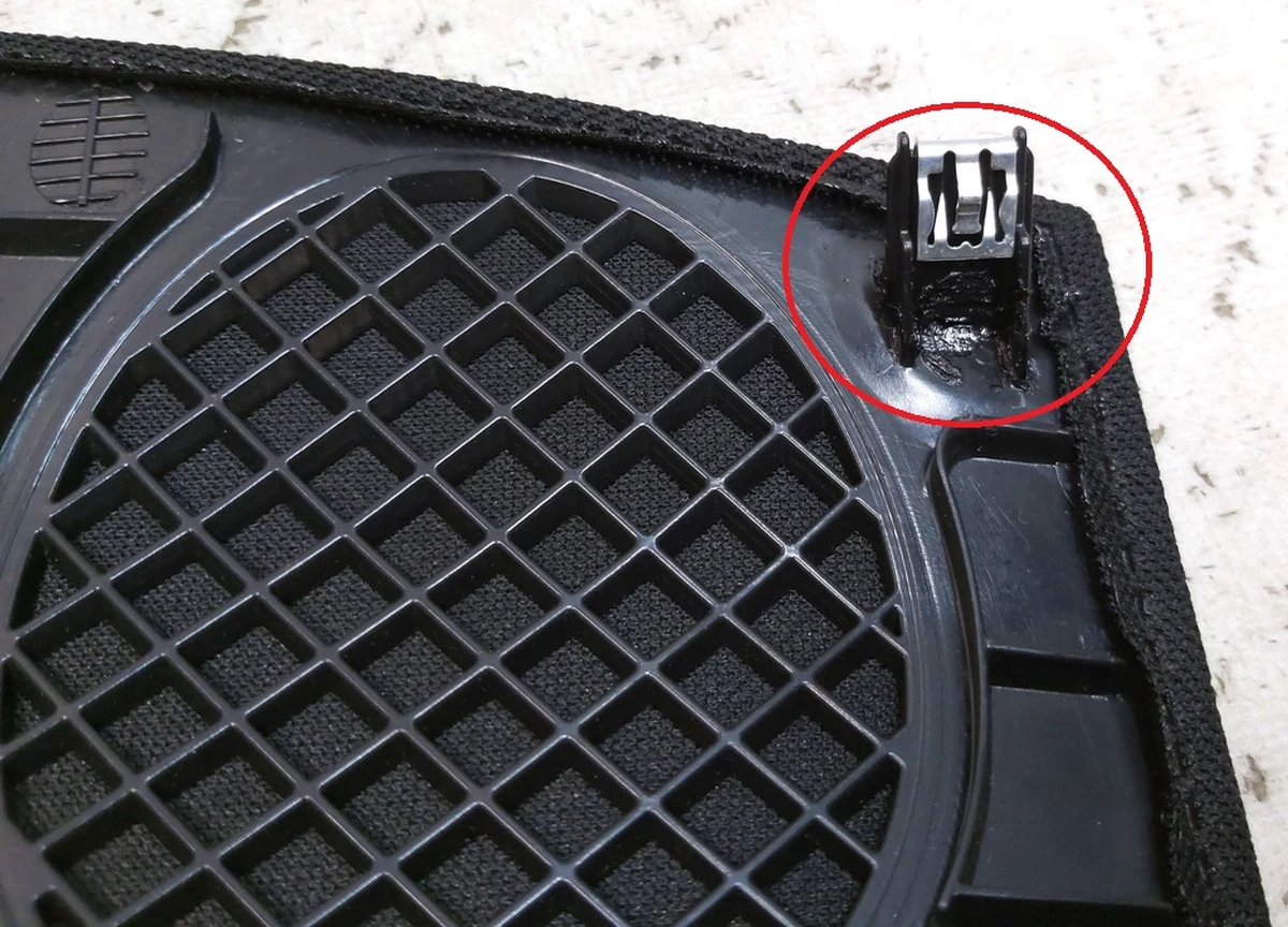 10 Накладка для динамиков крышки багажника в сборе Tesla Model S, Model S REST 1009233-00-H