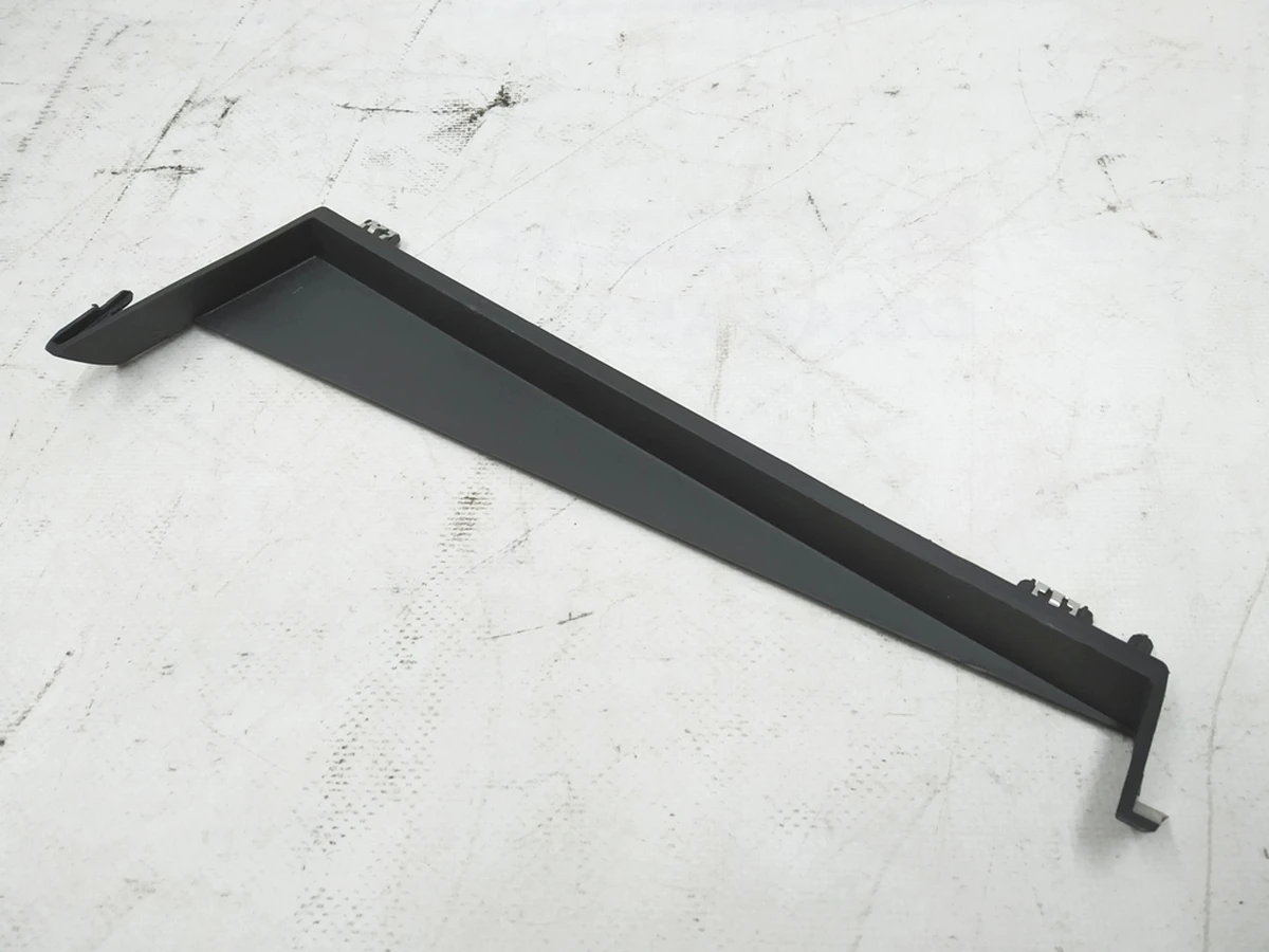 11 Обмежувач килимка центральної консолі Tesla model S 1009246-00-D