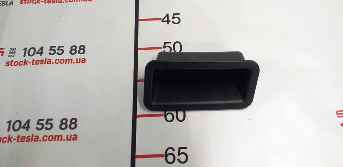 5 Ручка внутрішня закриття кришки багажника ліва сторона Tesla Model S, Model S REST 1009262-00-E