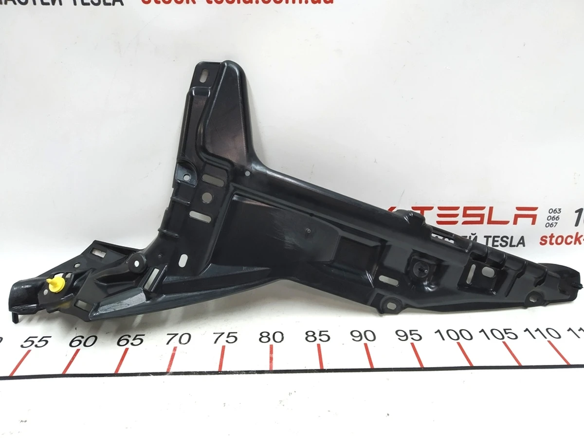9 BRKT, C-PILLAR, LH Tesla model S, model S REST 1009272-00-F