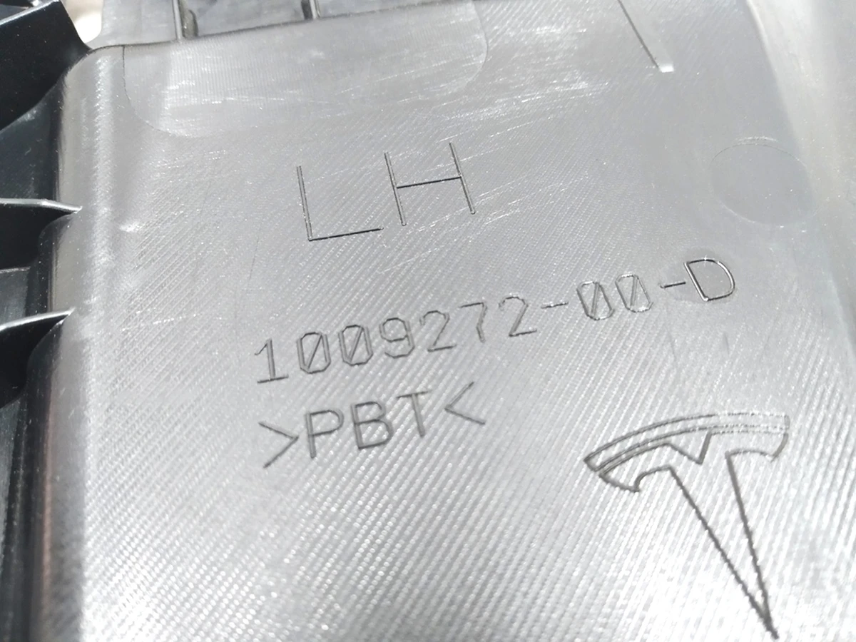 9 BRKT, C-PILLAR, LH Tesla model S, model S REST 1009272-00-F