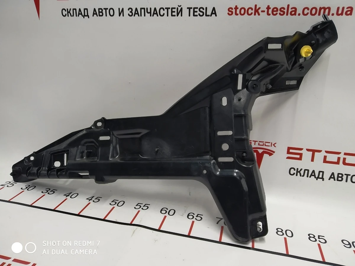9 Bracket inner left pillar C Tesla model S, model S REST 1009272-00-F