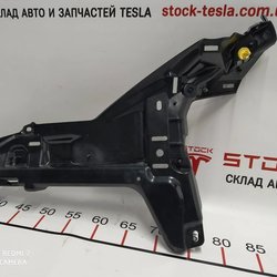 9 Постачальник: Місто: Київ Кронштейн внутрішній лівий стійки C Tesla model S, model S REST 1009272-00-F