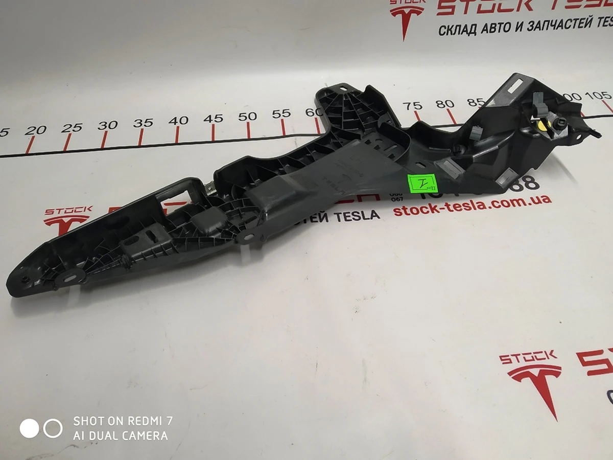 9 Bracket inner left pillar C Tesla model S, model S REST 1009272-00-F