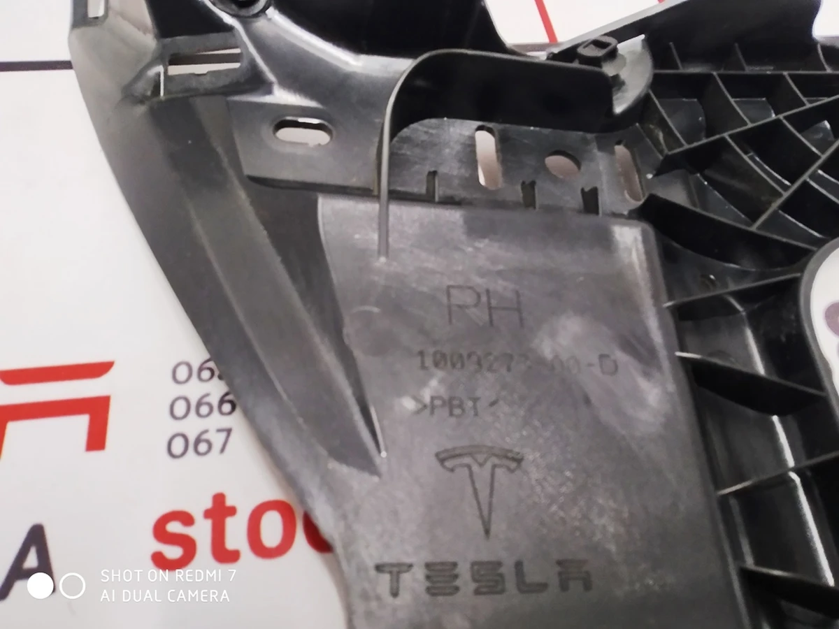 10 Кронштейн внутрішній правий стійки C Tesla S, model S REST 1009273-00-F