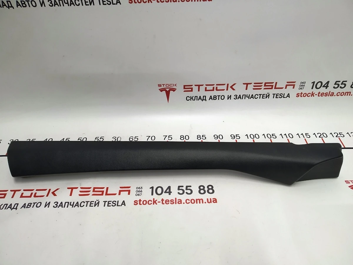 33 lining inside top. front left door cards (GRAIN MAMMOTH PUR, structured leather) Tesla model S, model S REST 1009305-01-E