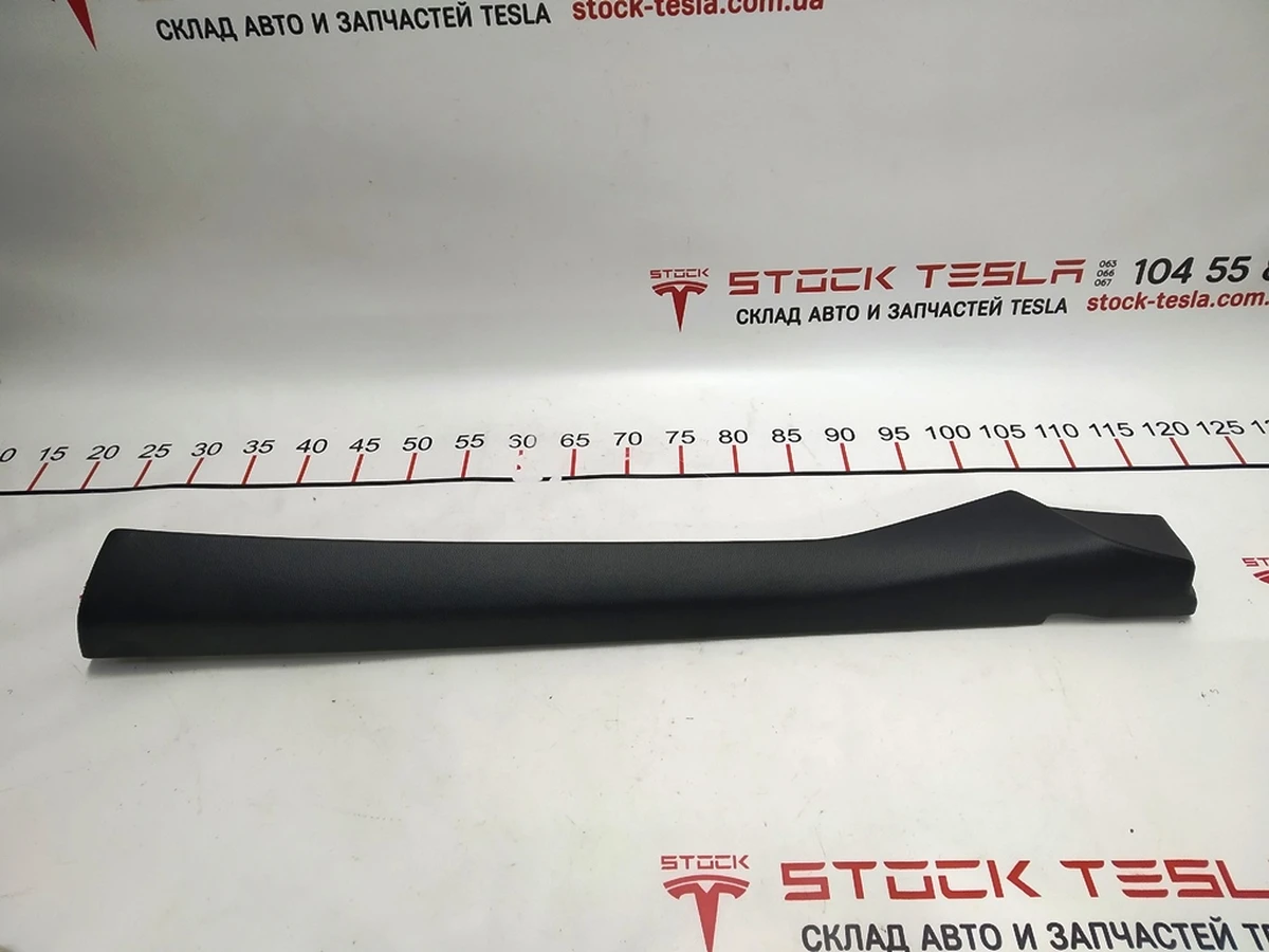 34 lining inside top. front right door cards (GRAIN MAMMOTH PUR, structured leather) Tesla model S, model S REST 1009307-01-E