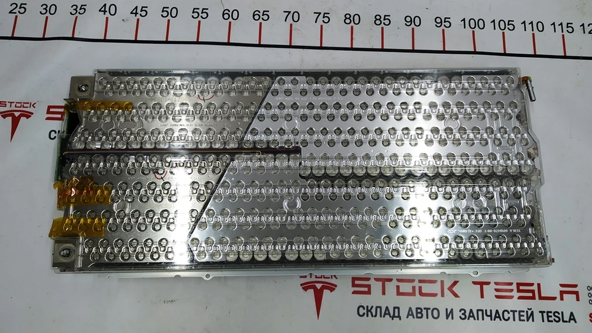 Модуль основної батареї (model S 85 kWh) S3 5,2 kWh 232 Ah 24 V(nominal) tipe "18650" Tesla model S 1014114-00-D