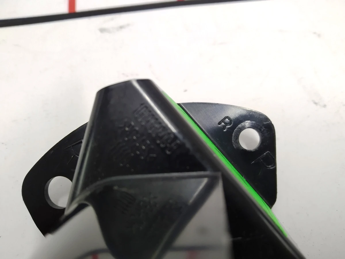 2 Кронштейн карти дверей задньої правої пластиковий Tesla model S, model S REST