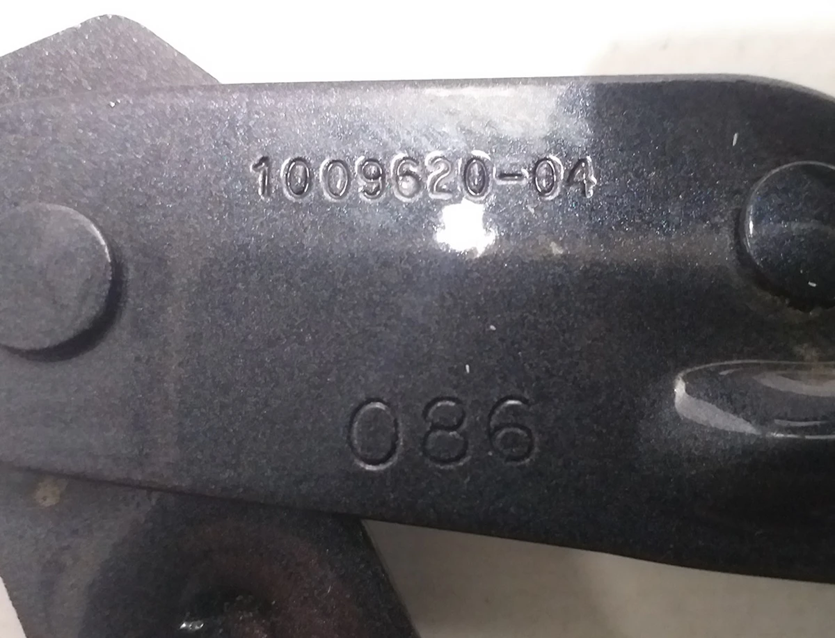 1 HOOD HINGE EU LEFT HAND PMNG Tesla model X, model X Mar 2021 1009620-00-L