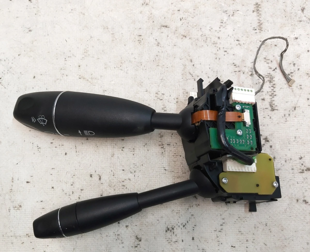 Переключатель поворота, мощности фар, автопилота, круиз-контроля, стеклоочистителей Tesla model S 1008471-00-A