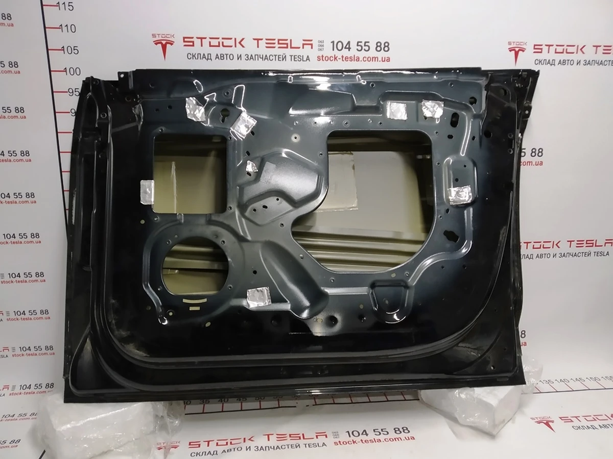 5 Front right door (metal) Tesla model X 1069536-E0-C