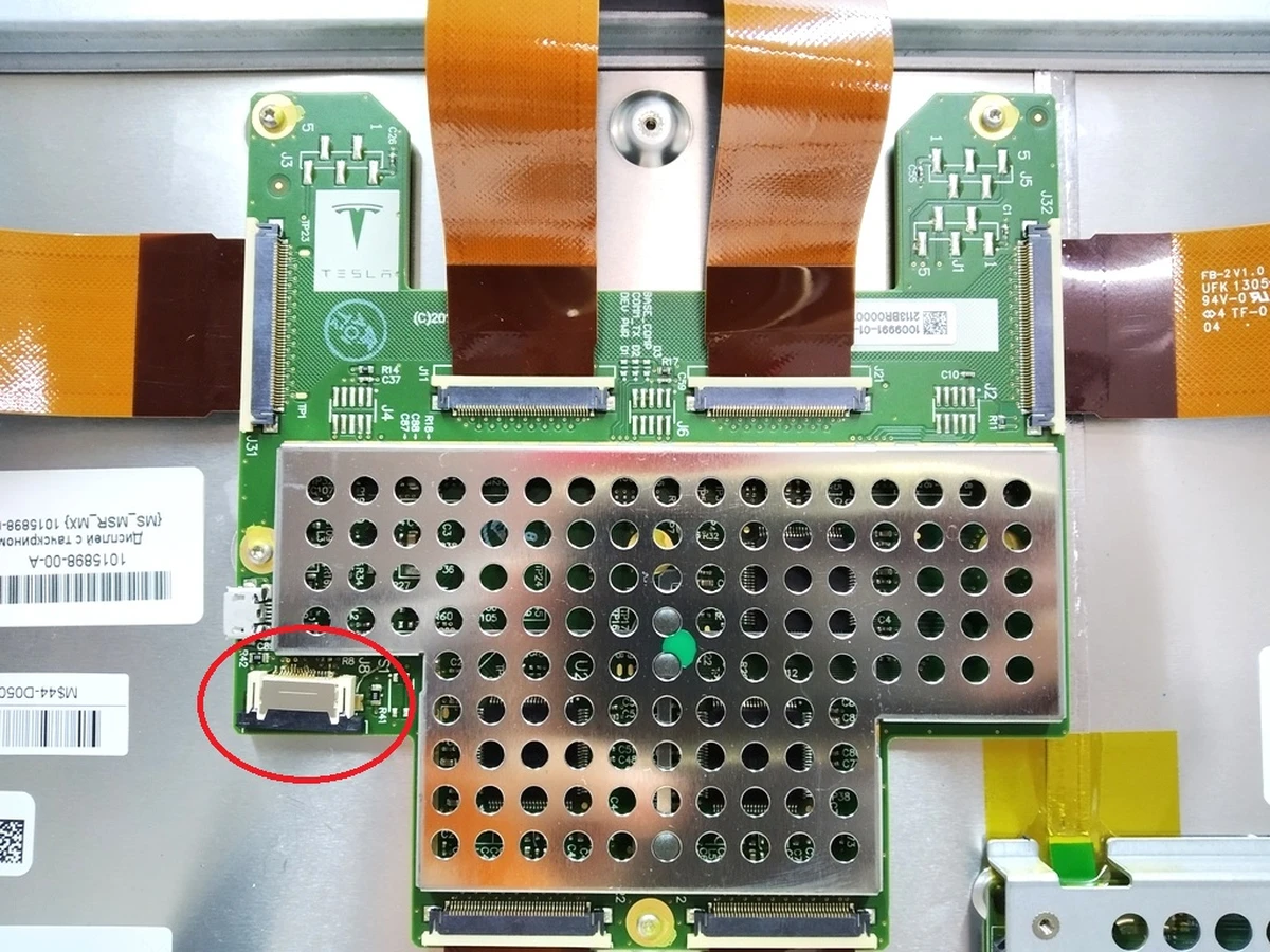 1 Плата управления тачскрином монитора REV01 с повреждением Tesla model S, model S REST, model X 1015898-00-A