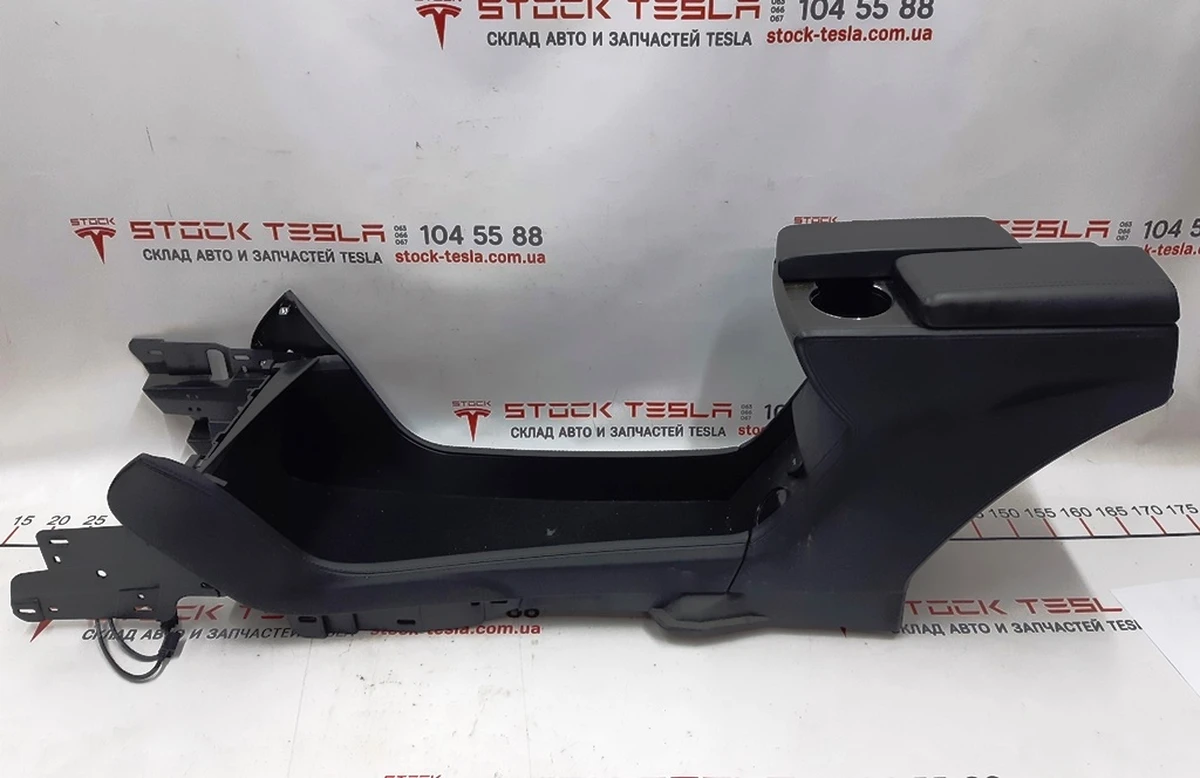 1 Центральная консоль в сборе (подлокотник BLK BASE подстаканик OOPV) PREMIUM Tesla model S 1010249-00-A
