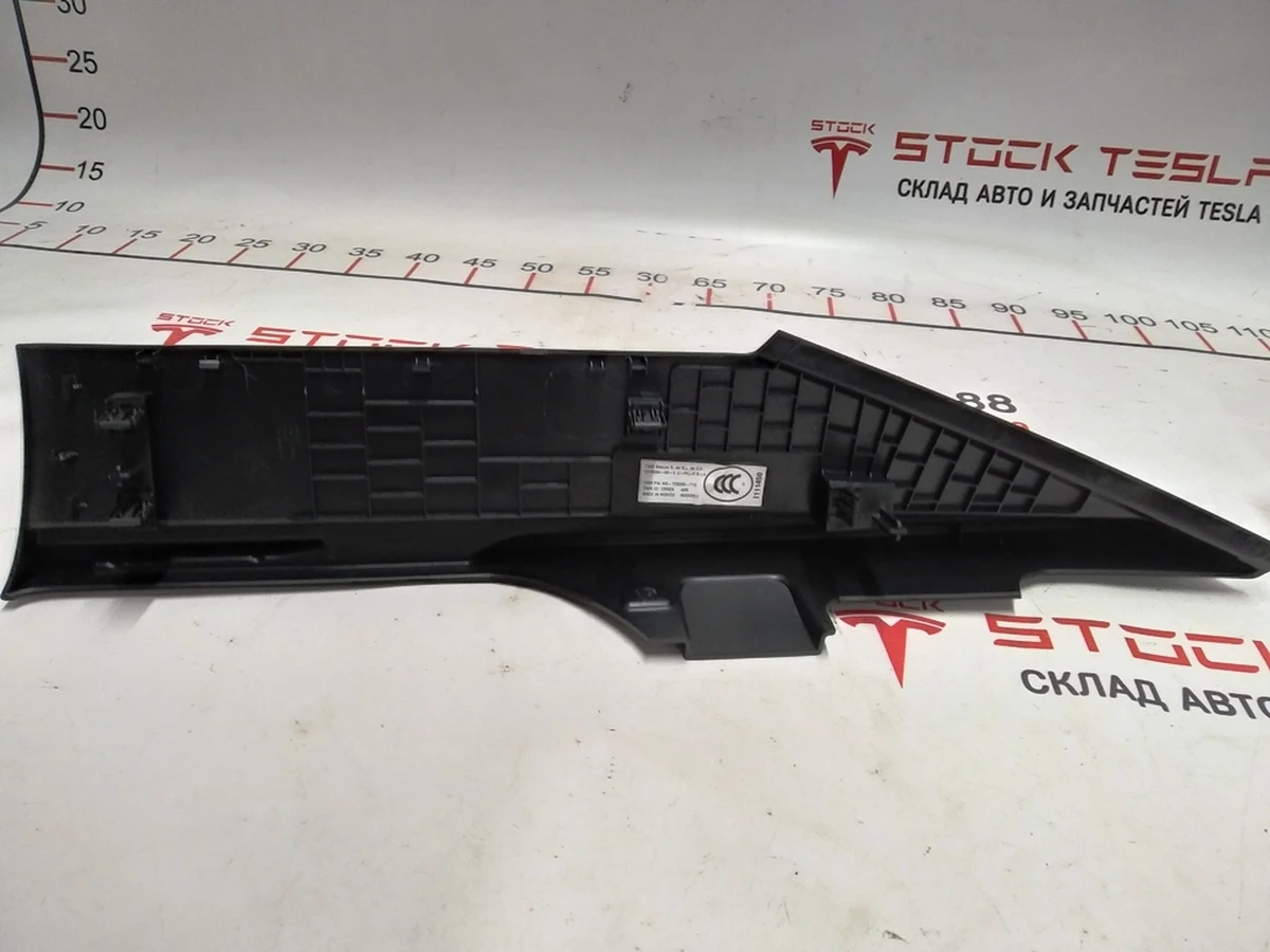 11 Облицювання багажника ліва (під полицю) Tesla model S, model S REST 1016334-00-E