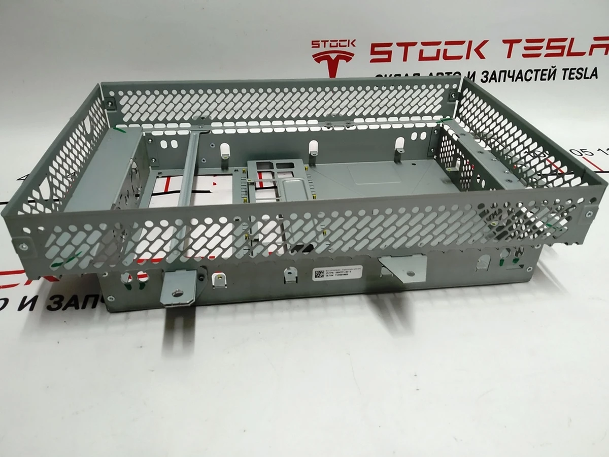 Корпус металевий MCU (основного монітора) Tesla model S 1010367-11-A