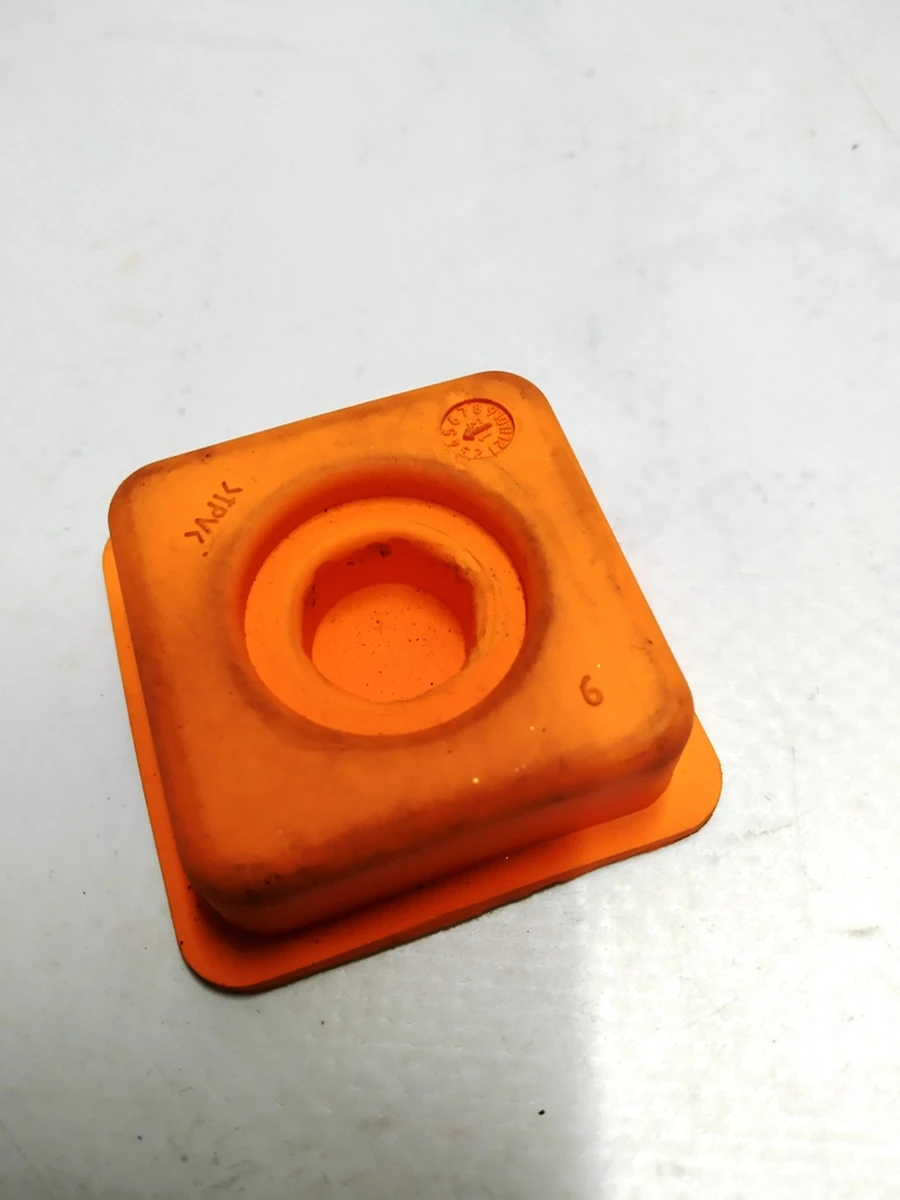 Ізолятор основний високовольтної батареї (гумовий) Tesla model S, model S REST, model X 1010405-00-A