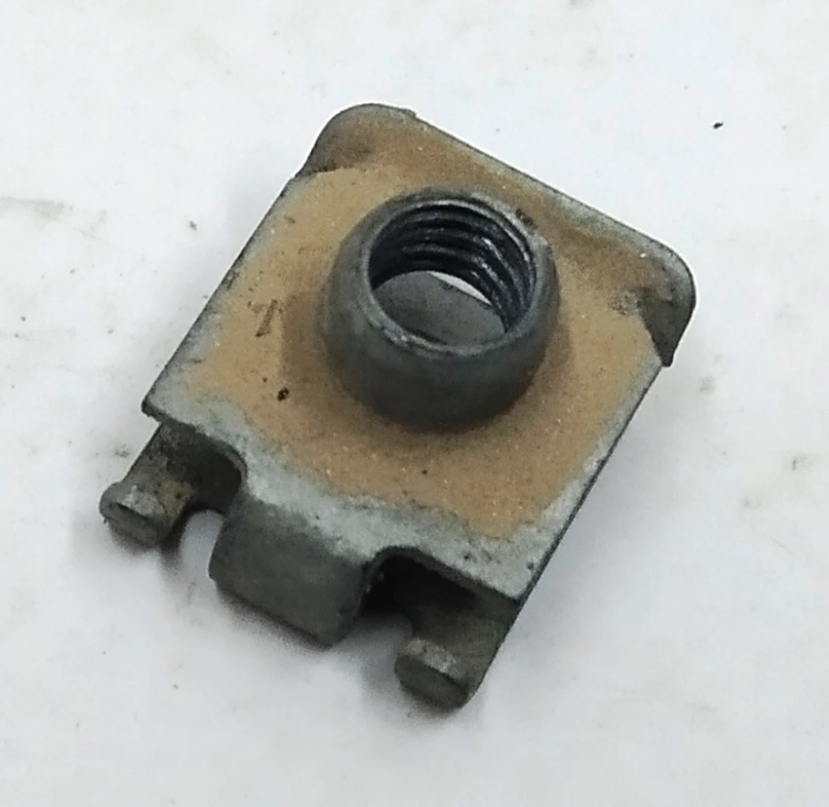 8 Скоба U-NUT,M6 X 1,3.5 to 4.5 thick Tesla model X S REST 1010416-00-B