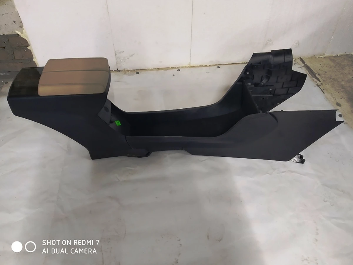 1 Center console assembly armrest in beige leather cup holder in lacquered wood Tesla model S 1010759-00-B