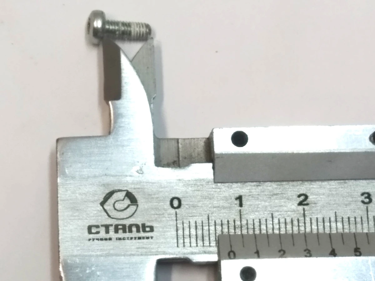 2 Винт кронштейна и камеры зеркала заднего вида 8mm M3-0.5X8,PH,TRX-T10,STL,ZNC,PATCH Tesla Model 3, Model Y 1011416-00-B