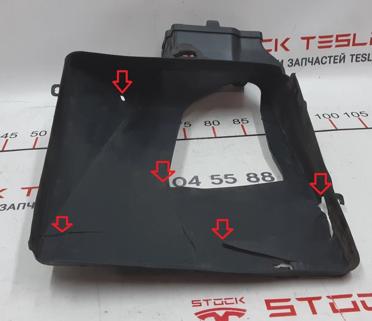 12 Диффузор левый радиатора кондиционера RWD AWD с повреждением Tesla model S 1038057-00-A