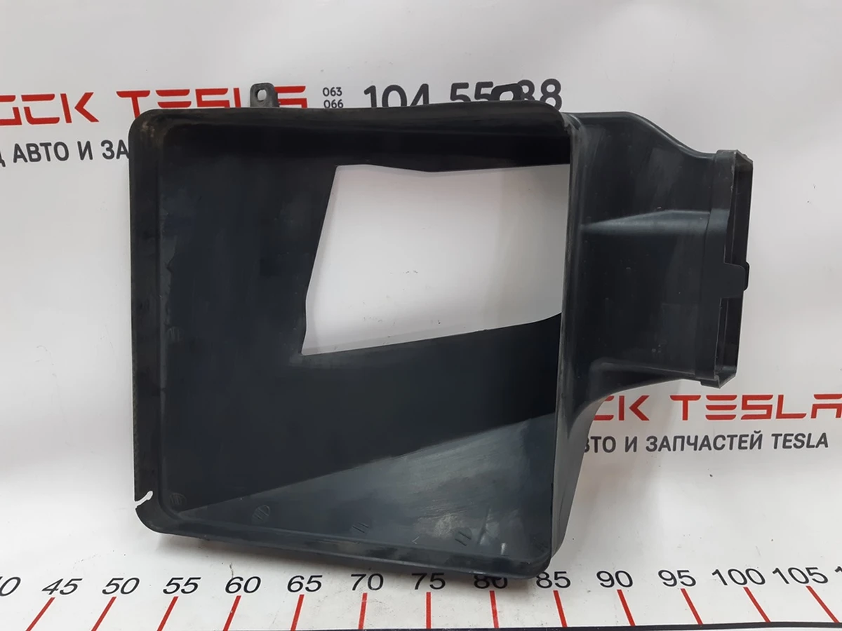 9 ASSY, DUCTING FR END RR RH RWD Tesla model S 1038059-00-A
