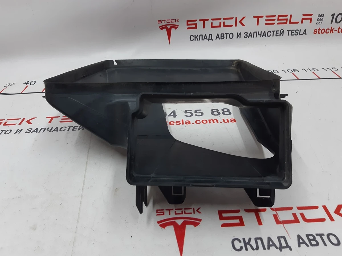 9 ASSY, DUCTING FR END RR RH RWD Tesla model S 1038059-00-A