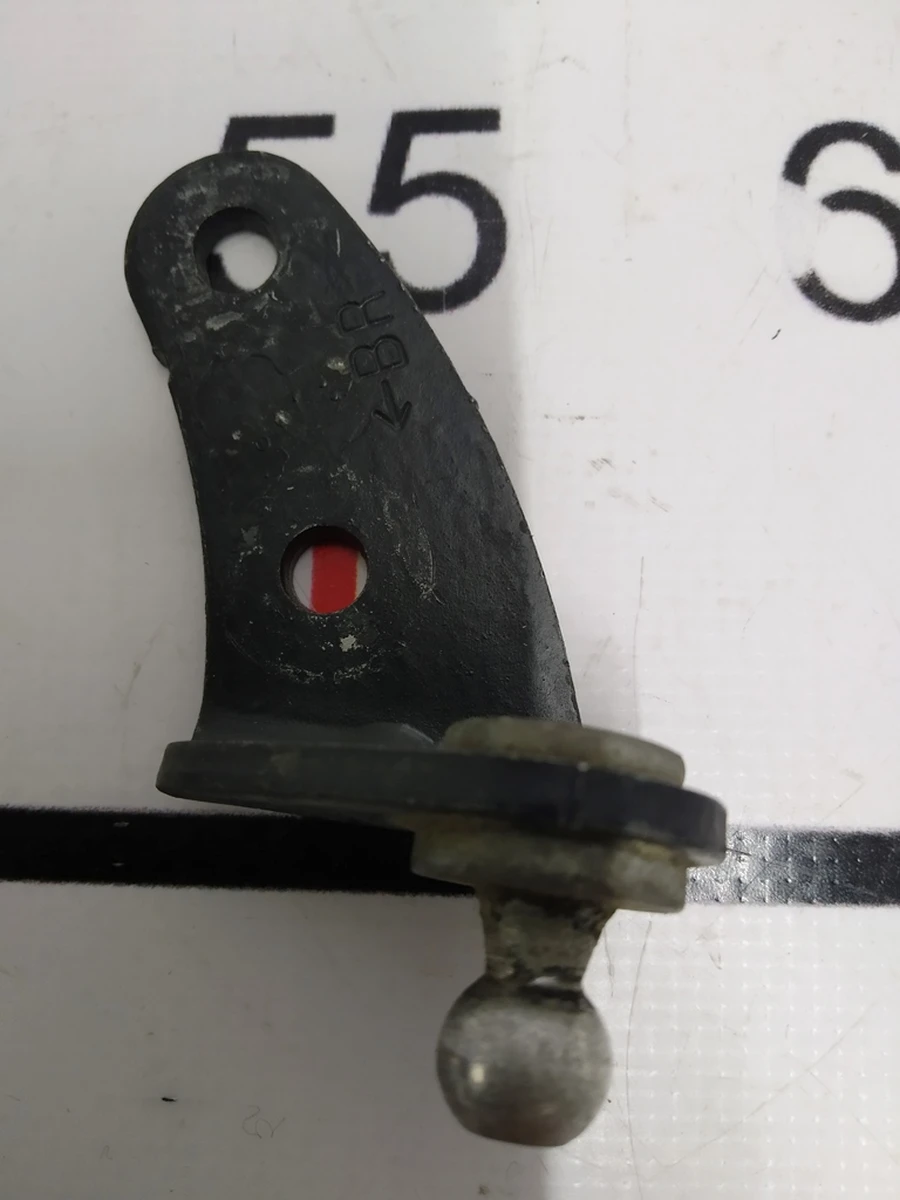 2 Кронштейн кріплення амортизатора капота правий корпус Tesla model S, model S REST 1011641-00-B