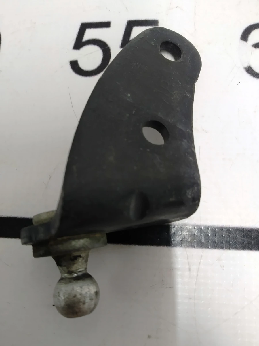 2 Кронштейн кріплення амортизатора капота правий корпус Tesla model S, model S REST 1011641-00-B