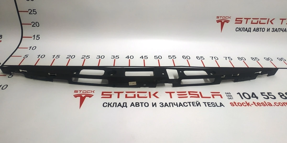 11 Кронштейн камери заднього виду, кнопки відкриття, накладки хрому "TESLA" та підсвічування номера кришки багажника Tesla Model S, Model S REST 1011685-01-C