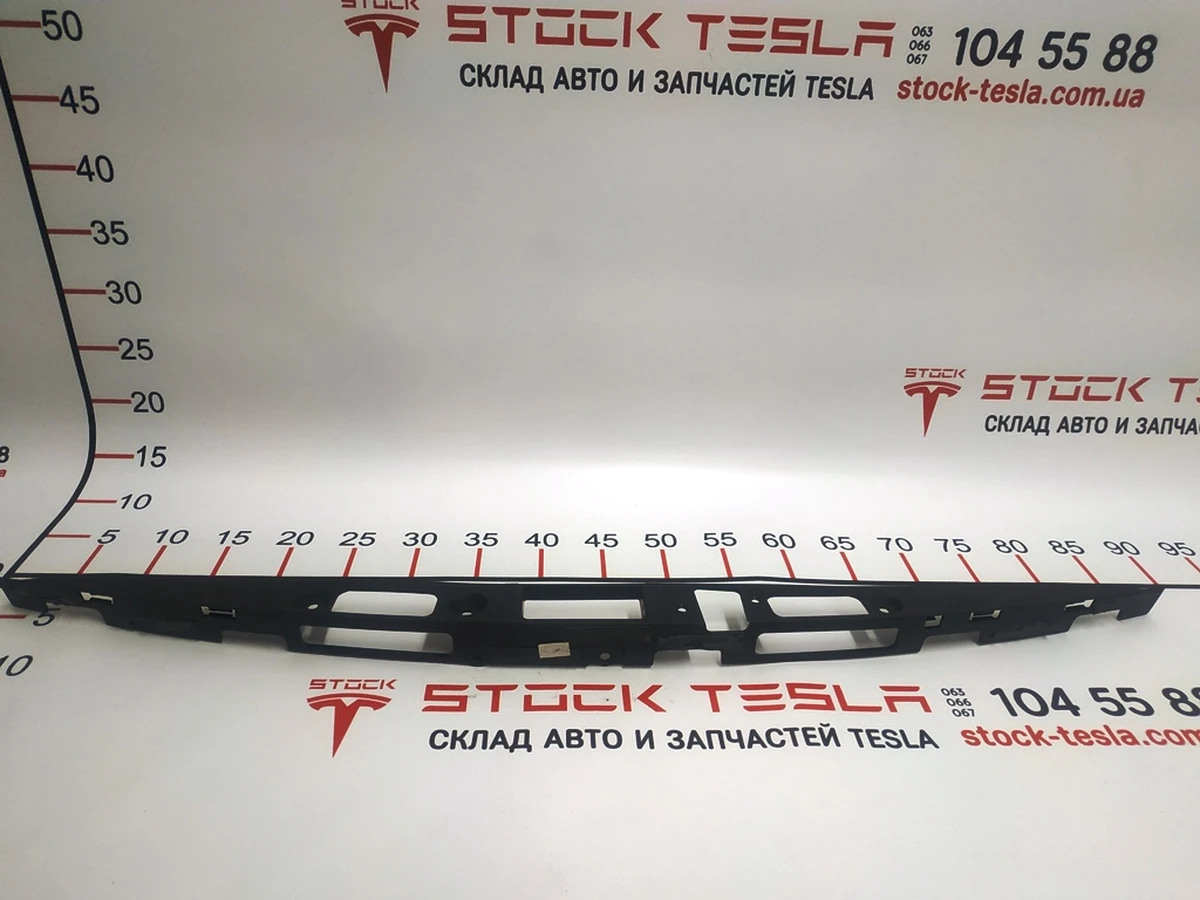 11 Кронштейн камери заднього виду, кнопки відкриття, накладки хрому "TESLA" та підсвічування номера кришки багажника Tesla Model S, Model S REST 1011685-01-C