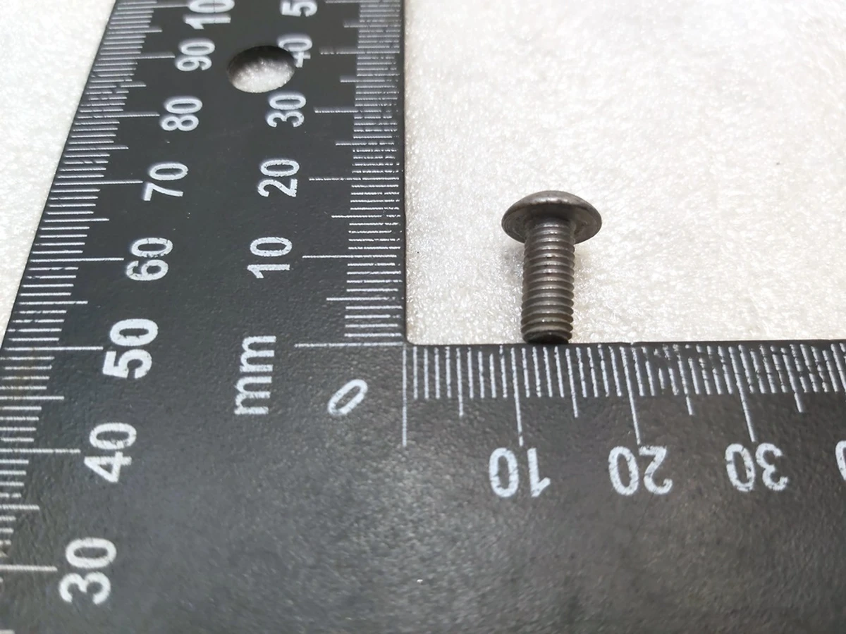 2 Болт TORX M5 x 12 TRUSS HEAD T25 Tesla model 3 1011784-00-B