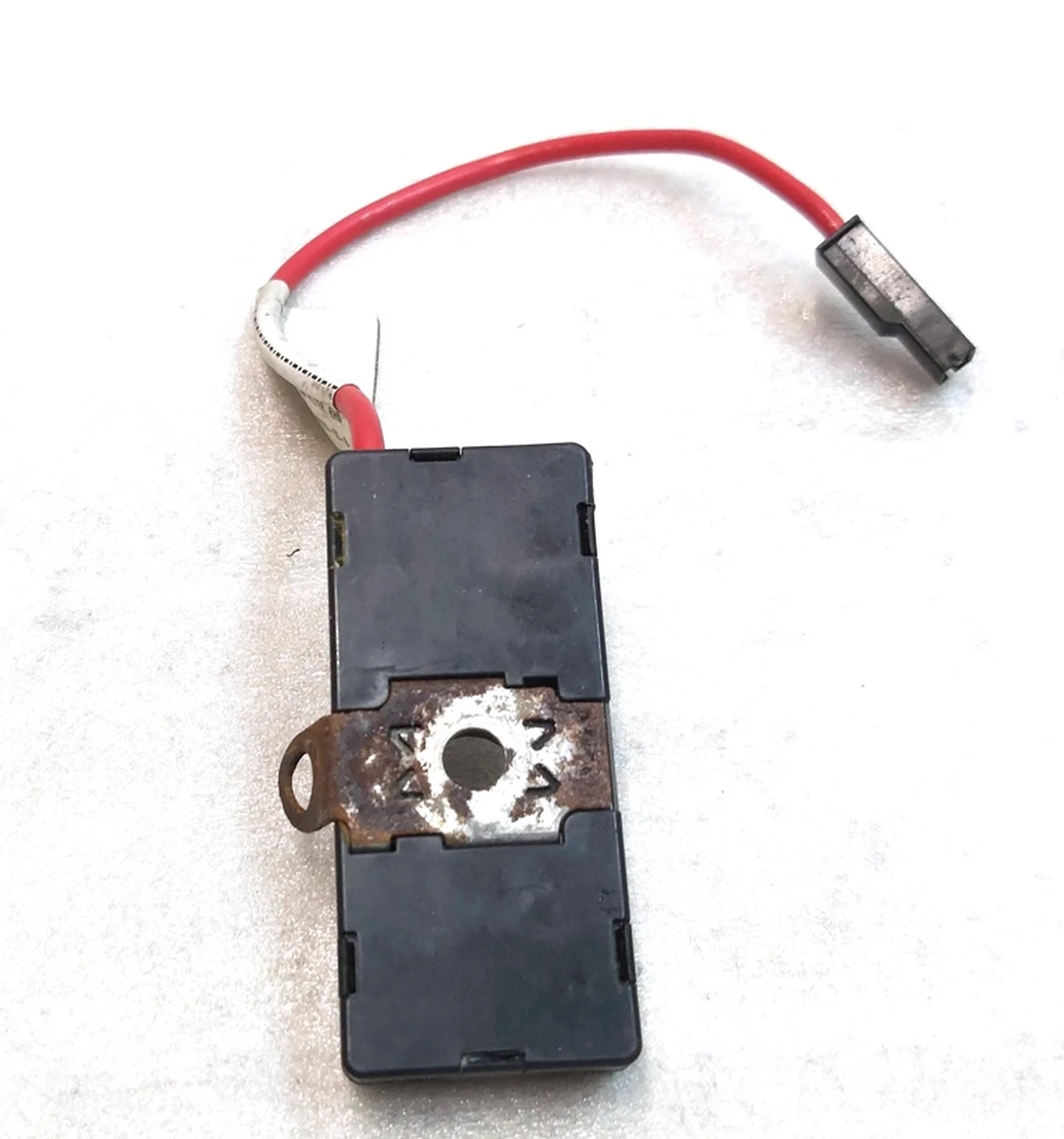 3 Антена радіо фільтр RHS 2D зі слідами окислення Tesla model S, model S REST, model X 1012002-00-B