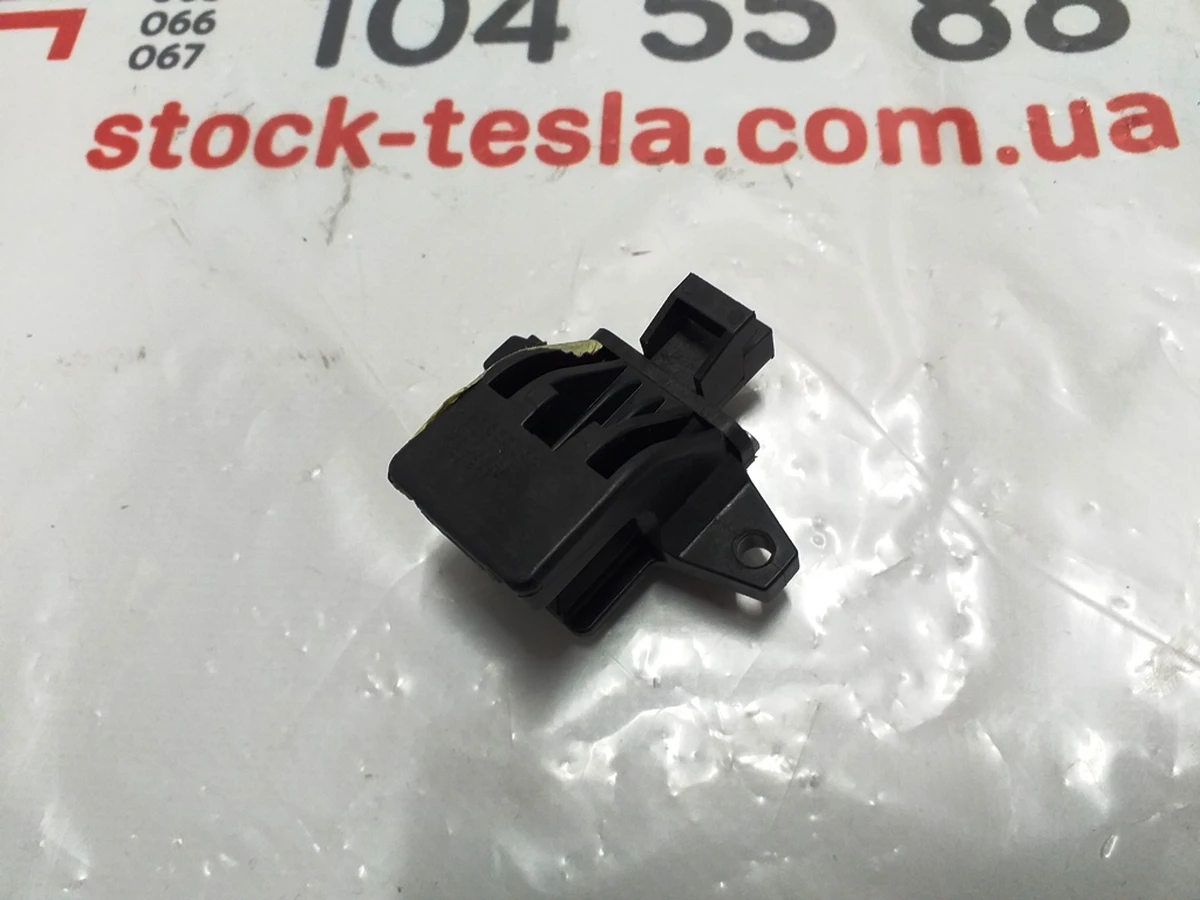 10 Driver's Seat Lower Position Sensor Tesla model S, model S REST 1012072-00-A