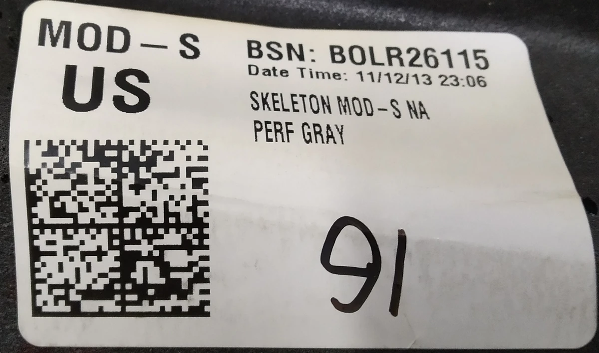 5 Подушка сиденья 2-го ряда правая PERF GRAY Tesla model S, model S REST 1012090-04-A