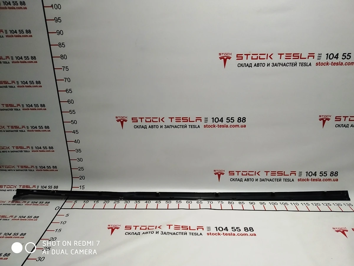6 Молдинг накладки порога правий декоративний (пластик) PMNG Tesla model S
