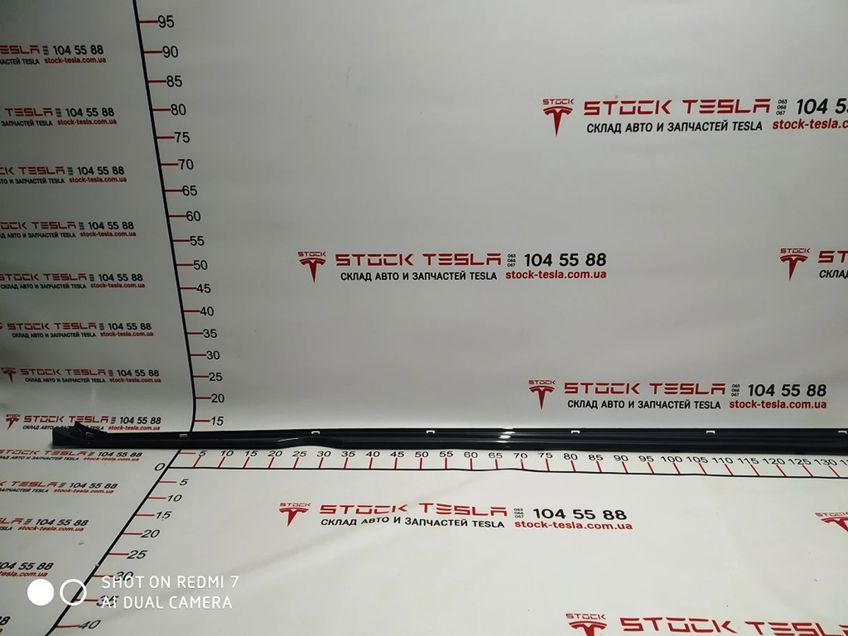 6 Молдинг накладки порога правий декоративний (пластик) PMNG Tesla model S